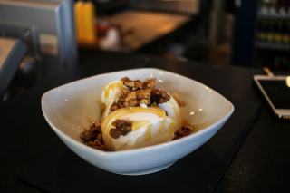 Glace maison au lait et à la crème