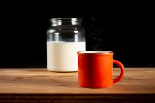 Lait chaud pour les enfants : âge et préparation