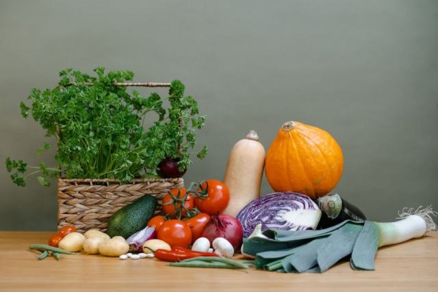 Nutrition et saisons : assiette équilibrée, conservation et légumes du moment Nutrition et saisons : assiette équilibrée, conservation et légumes du moment