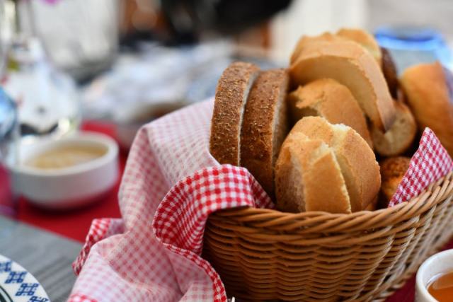Quel pain pour la fondue au fromage, et comment éviter qu'il tombe dans le caquelon Quel pain pour la fondue au fromage, et comment éviter qu'il tombe dans le caquelon